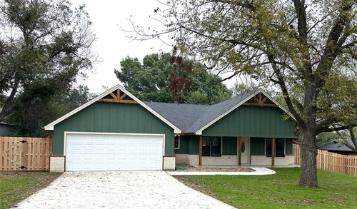 405 S 6th St, Grandview, TX, 76050-1130 | Card Image