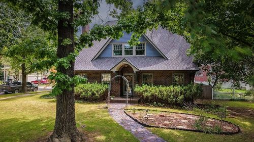 1321 E 9th Ave, Winfield, KS, 67156-3107 | Card Image