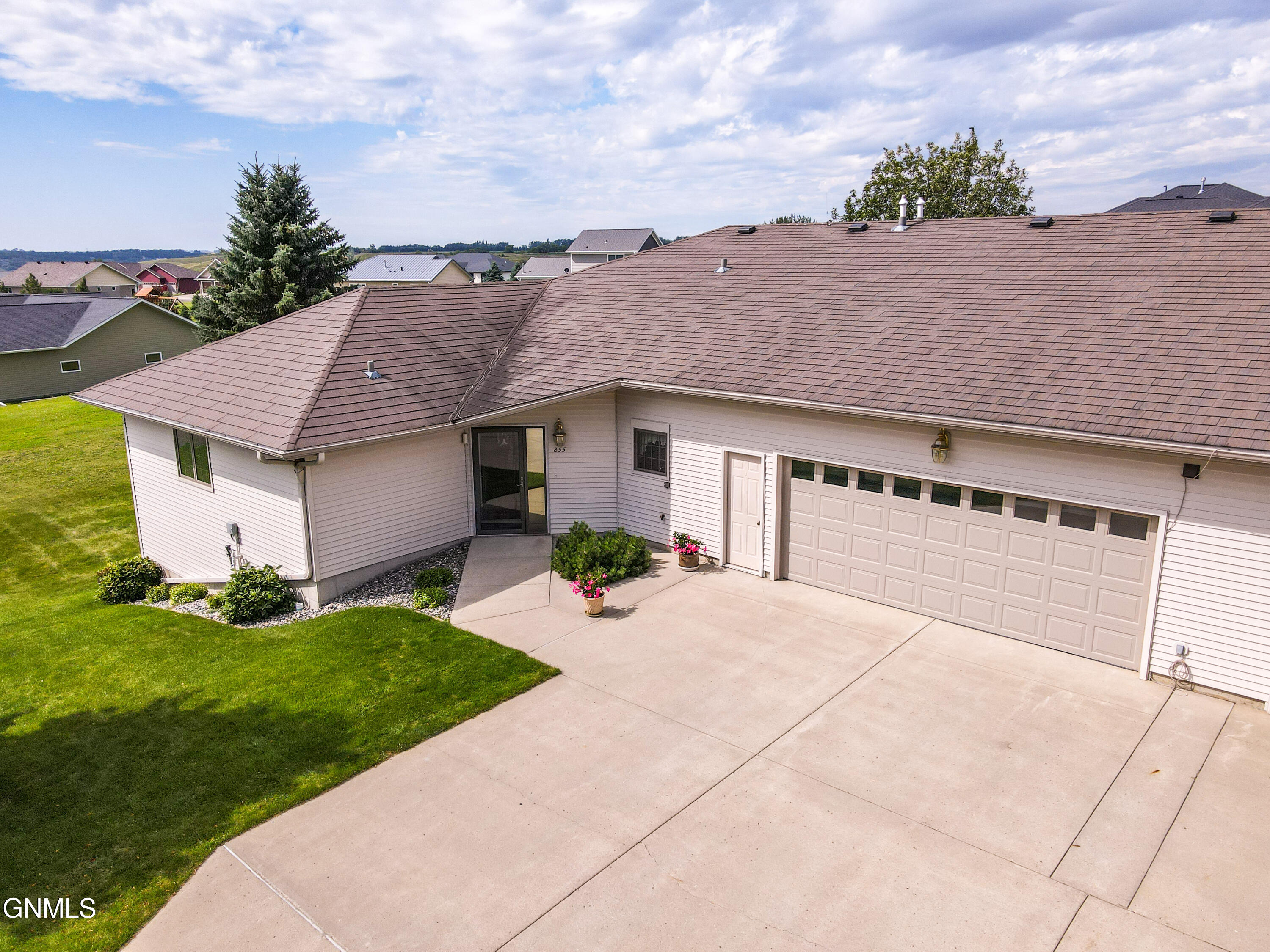 8th Ave, Valley City, ND 58072