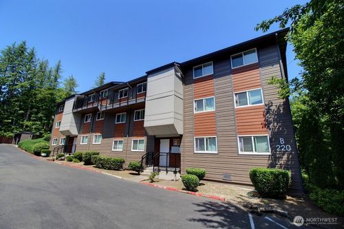 apt-b303-220 Sw Clark St, Issaquah, WA, 98027-3716 | Card Image
