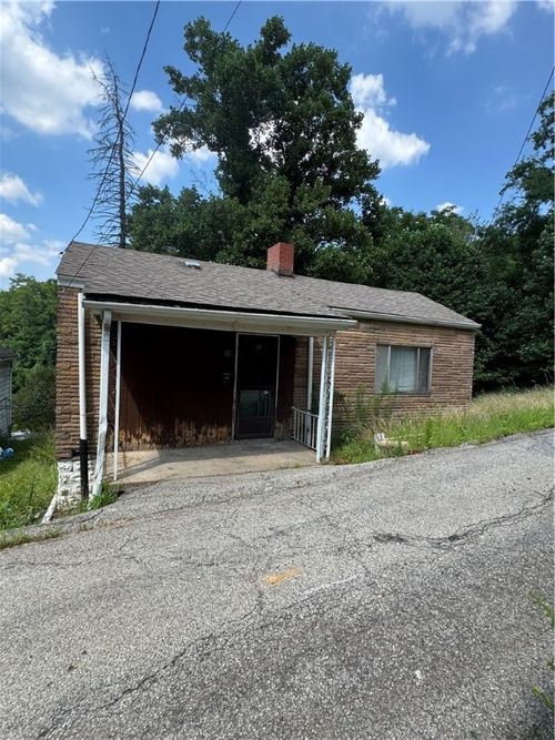 1042 Hays Ln, Munhall, PA, 15120-2131 | Card Image