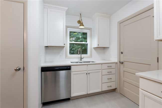326 Green St, Home with 4 bedrooms, 2 bathrooms and null parking in AUBURN AL | Image 4