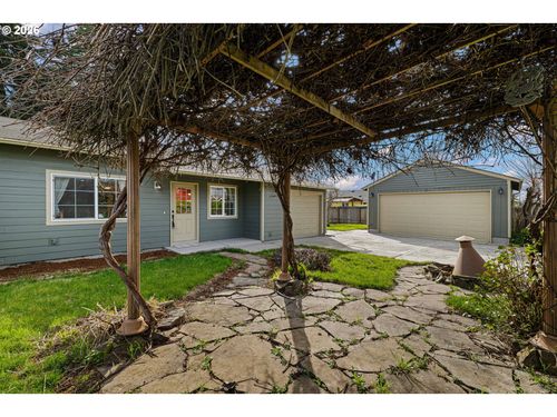 1519 Taney St, Eugene, OR, 97402-6311 | Card Image