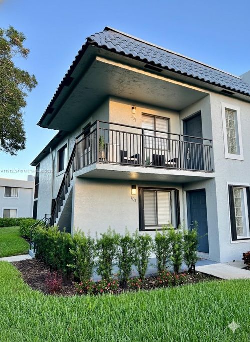 apt-101-16531 Blatt Blvd, Weston, FL, 33326-1819 | Card Image