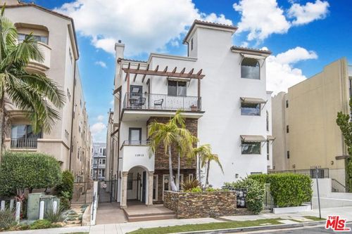 105-10913 Whipple St, Toluca Lake, CA, 91602-2935 | Card Image