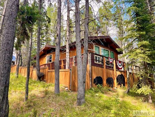 4127 S Big Springs Loop Rd, Island Park, ID, 83429-5218 | Card Image