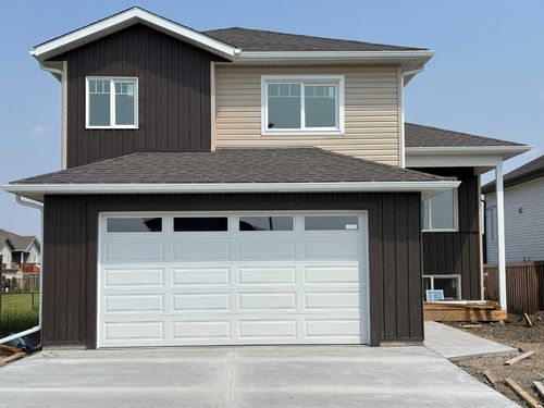 9054 80 Ave, Grande Prairie, AB, T8X0W3 | Card Image