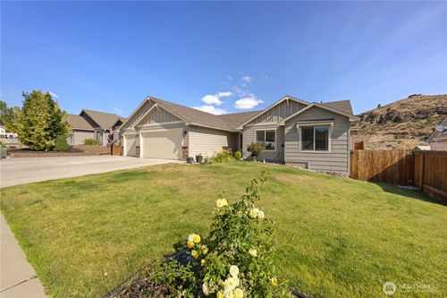 1015 Sunny Brooke Ln, Chelan, WA, 98816-3110 | Card Image