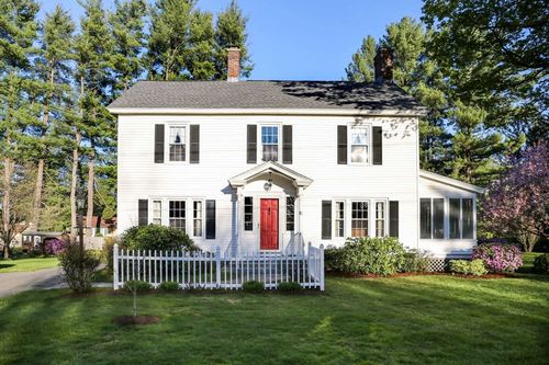 32 Spruce St, Westfield, MA, 01085-3447 | Card Image