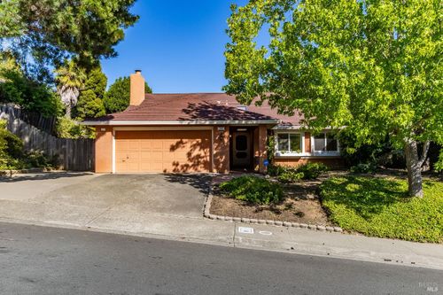 876 Dover Circle, Benicia, CA, 94510 | Card Image