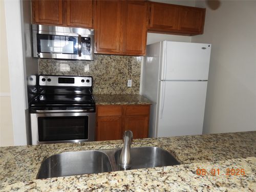 202-2300 Leon St, Austin, TX, 78705-4663 | Card Image