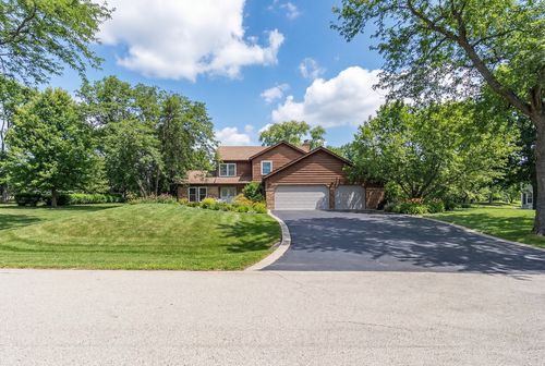 1602 Brittany Ln, Long Grove, IL, 60047-5129 | Card Image