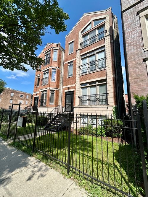 5333 S Calumet Ave, Chicago, IL, 60615-4819 | Card Image