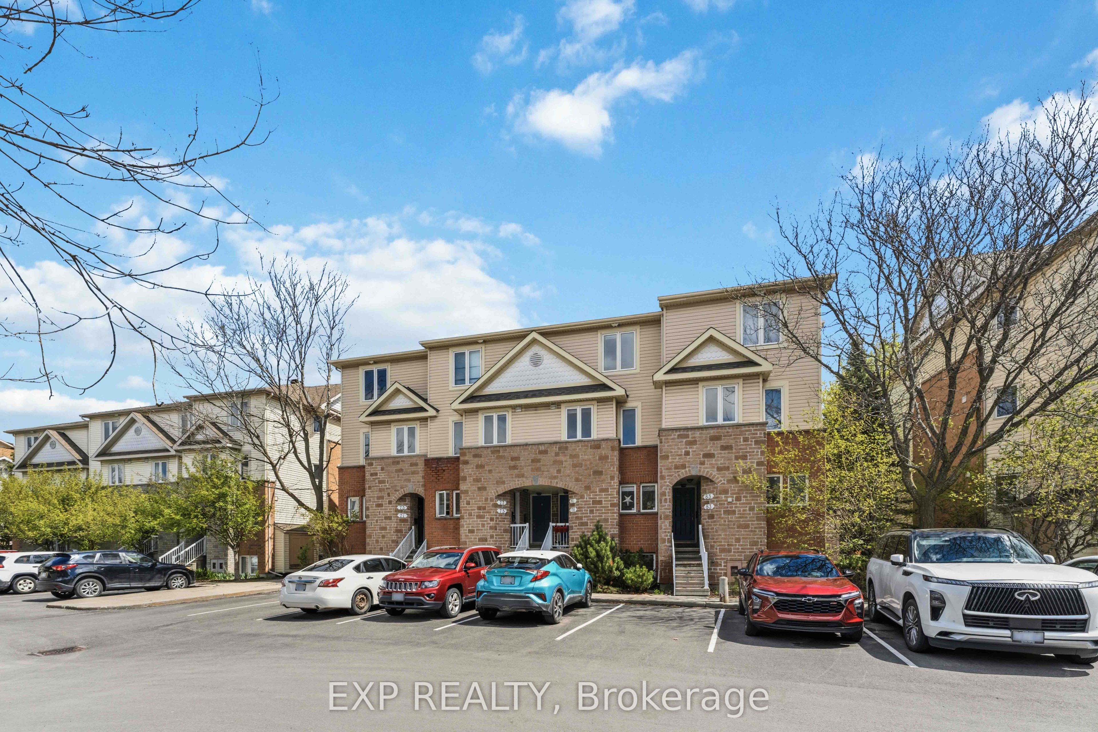 Residential in Cyrville - Carson Grove - Pineview