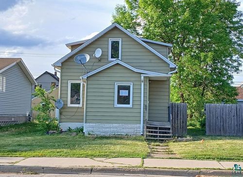 112 W 3rd Ave N, Aurora, MN, 55705-1332 | Card Image