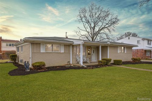 32375 Coventry Pl, Warren, MI, 48093-1203 | Card Image