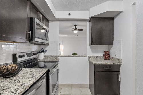 11m-1025 Hancock St, Quincy, MA, 02169-2118 | Card Image
