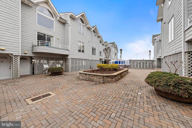APT-8S - 420 8 Th St, Townhouse with 4 bedrooms, 2 bathrooms and null parking in BEACH HAVEN NJ | Image 65