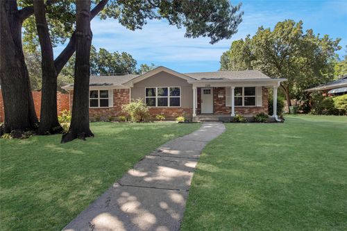 7358 Winnell Way, North Richland Hills, TX, 76180-8225 | Card Image