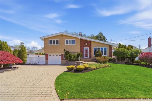 241 W 18th St, Deer Park, NY, 11729-5823 | Card Image