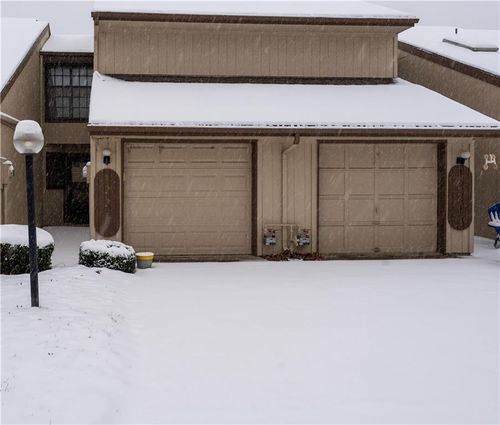 12211 Holmes Ln, Kansas City, MO, 64146-1127 | Card Image