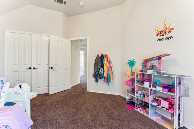 Upstairs Secondary Bedroom | Image 26
