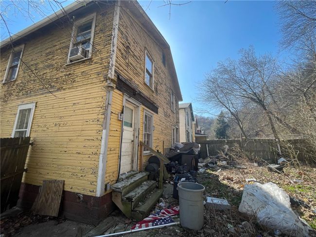 142 Baker St, Condo with 3 bedrooms, 1 bathrooms and null parking in Aliquippa PA | Image 8