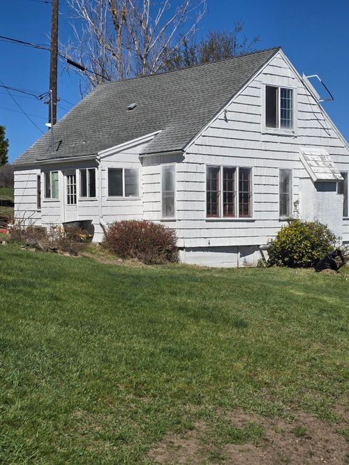 604 N 7th St, Klamath Falls, OR, 97601-2906 | Card Image