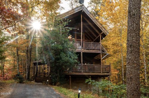 3040 Brothers Way, Pigeon Forge, TN, 37862 | Card Image