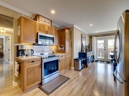 6319 Tower Rd, Sechelt, BC, V7Z0T7 | Card Image