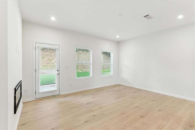 Image | Image 4