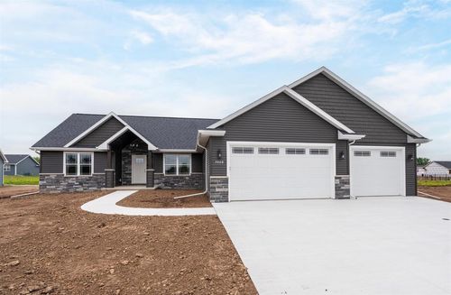 W7008 Jaclyn Lane, GREENVILLE, WI, 54942 | Card Image