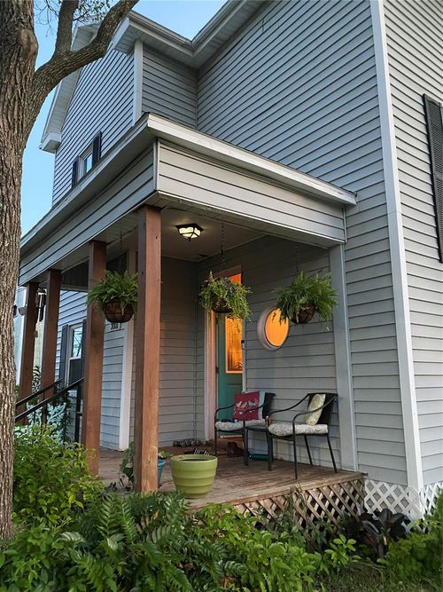 2001 36th St, Galveston, TX, 77550-7539 | Card Image