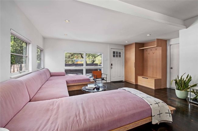 503 E Live Oak St, House other with 3 bedrooms, 1 bathrooms and 2 parking in Austin TX | Image 10