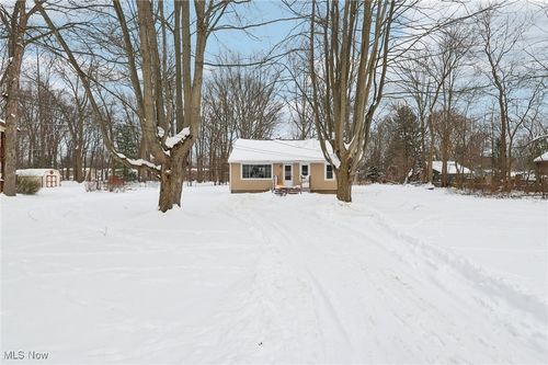 4623 Martin Dr, North Olmsted, OH, 44070-2426 | Card Image