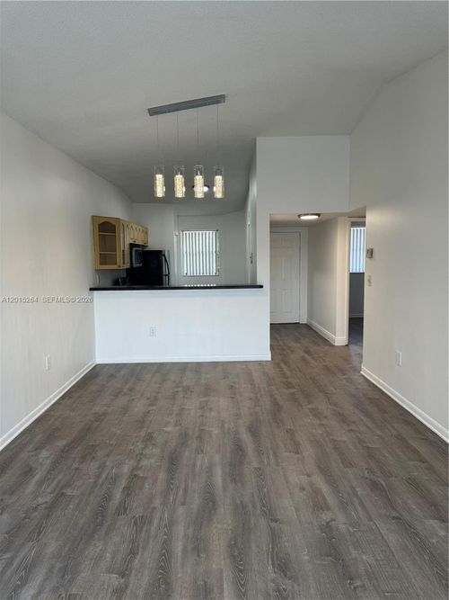 9977-9977 Nob Hill Ln, Sunrise, FL, 33351-4656 | Card Image