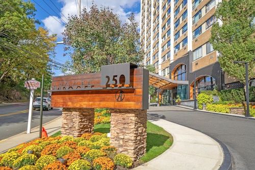 10j-250 Gorge Rd, Cliffside Park, NJ, 07010-1308 | Card Image