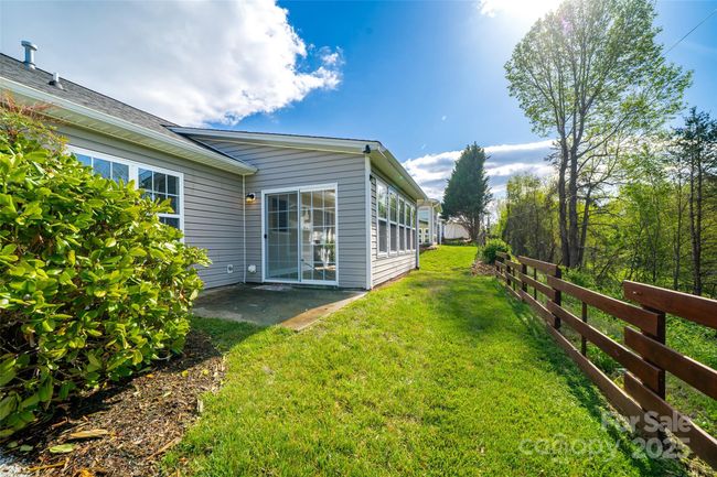 117 Morgan Trace Dr Sw, Townhouse with 3 bedrooms, 2 bathrooms and null parking in Valdese NC | Image 5