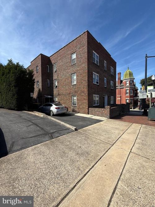 apt-3a-152 W Main St, WAYNESBORO, PA, 17268-1575 | Card Image