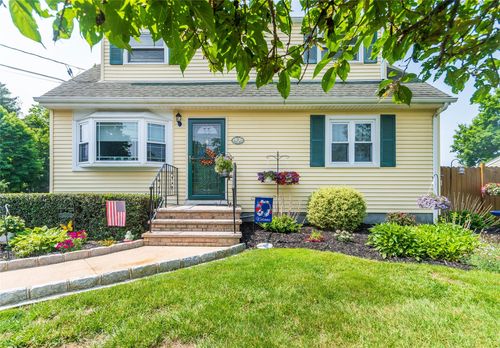 16 Robyn Dr, Monroe, NY, 10950-4313 | Card Image