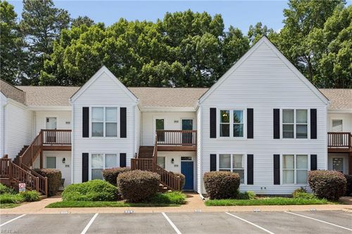 925 Ironwood Dr, Yorktown, VA, 23693-5563 | Card Image