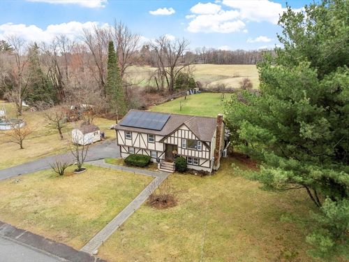 17 Horseshoe Rd, Dracut, MA, 01826-4203 | Card Image
