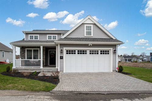 32 Sophia Dr, Rehoboth, MA, 02769-2423 | Card Image