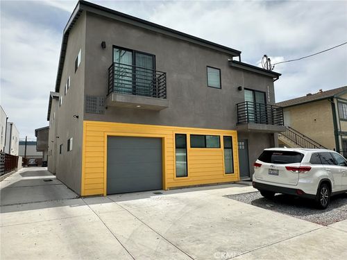 25200 Frampton Ave, Harbor City, CA, 90710-2830 | Card Image