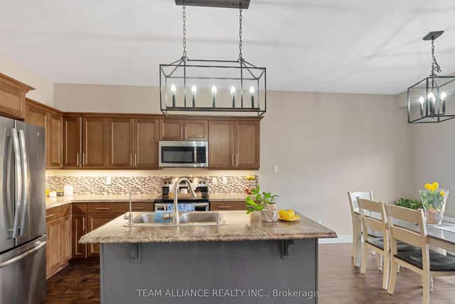 25 Queensway Dr, House other with 3 bedrooms, 4 bathrooms and 4 parking in Strathroy ON | Image 11