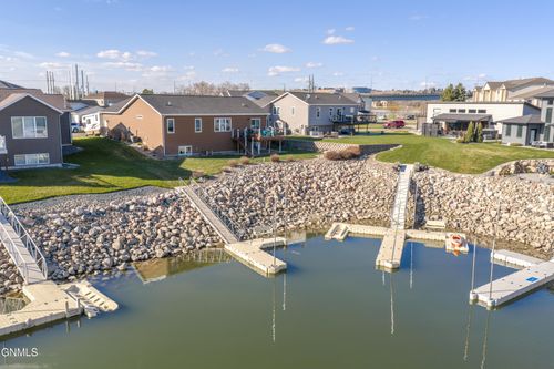 2223 Bridgeview Ct Se, Mandan, ND, 58554-4760 | Card Image