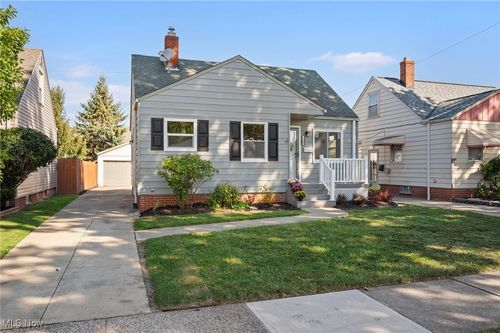 8906 Behrwald Ave, Brooklyn, OH, 44144-2623 | Card Image