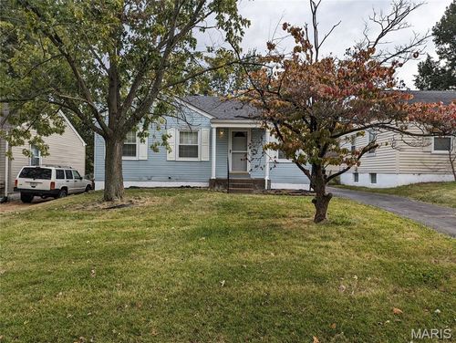 10716 Saint Francis Ln, Saint Ann, MO, 63074-3412 | Card Image