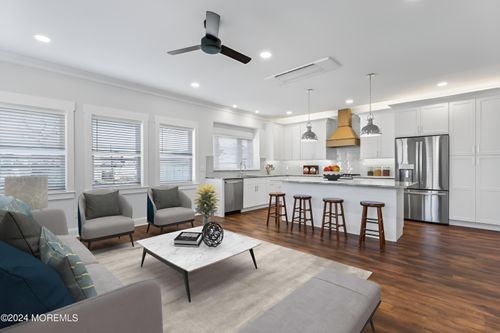 1-95 Bay Ave, Highlands, NJ, 07732-1701 | Card Image