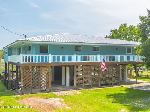 8821 Pickering Forrest Dr, Ocean Springs, MS, 39564-9678 | Card Image